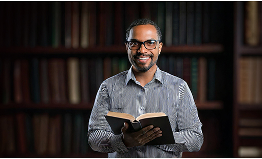 Letras com Ênfase em Linguística – Especialização